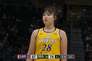 WNBA生涯最佳表现！李月汝砍火花全队最高18分&创生涯得分新高！